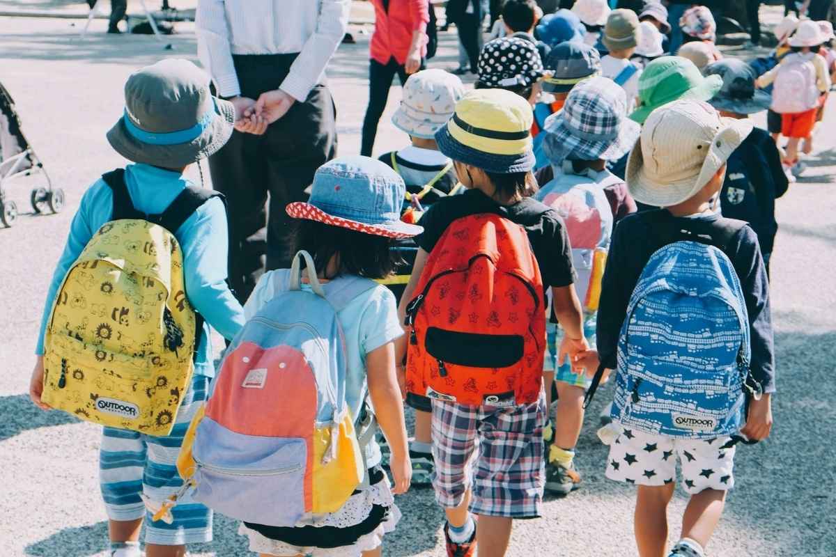 5 Ways Schools Can Use Minibuses