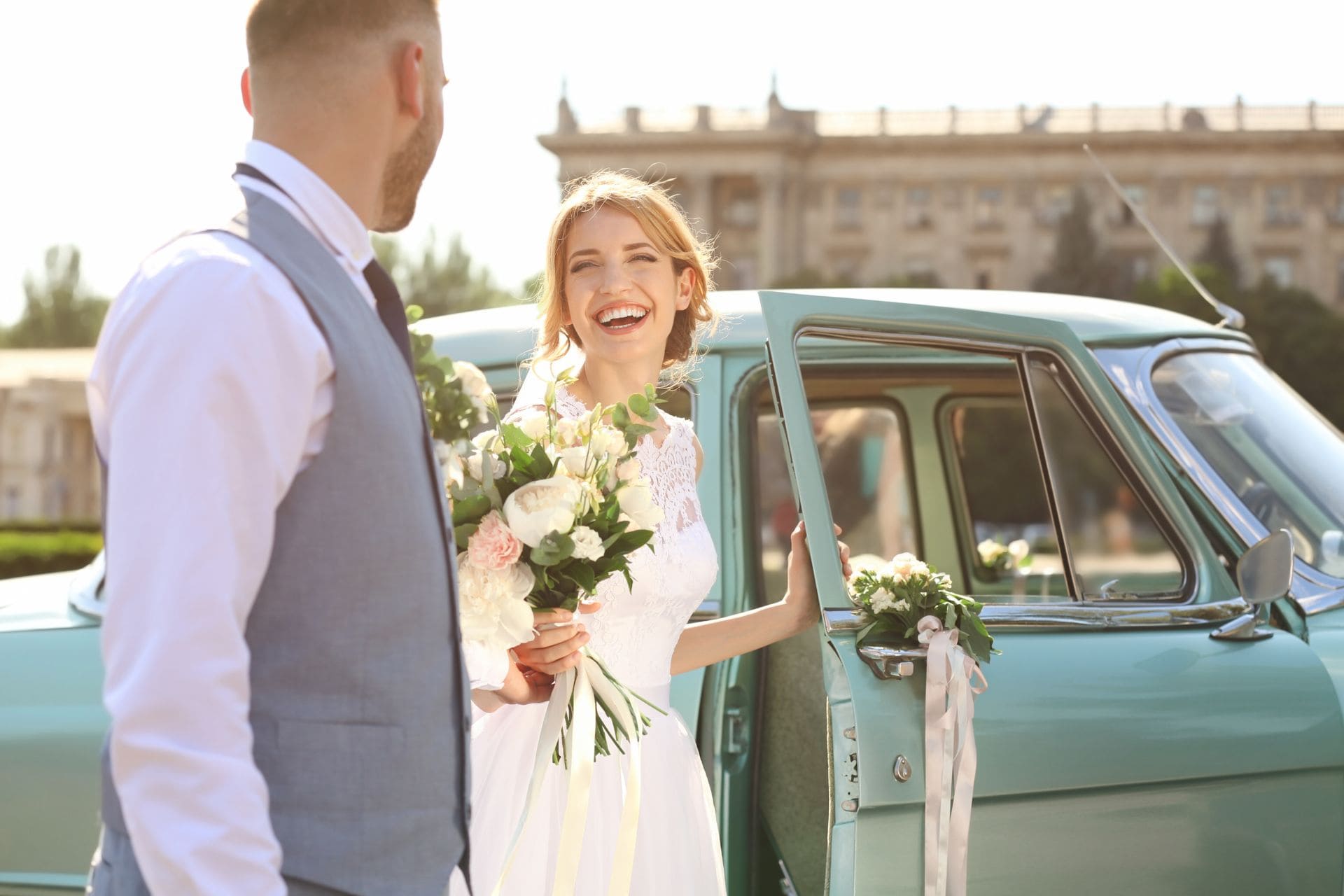 You are currently viewing How to choose the right vehicle for your wedding in South Wales